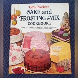 Betty Crocker's Cake and Frosting Mix Cookbook/ see pics for condition of book